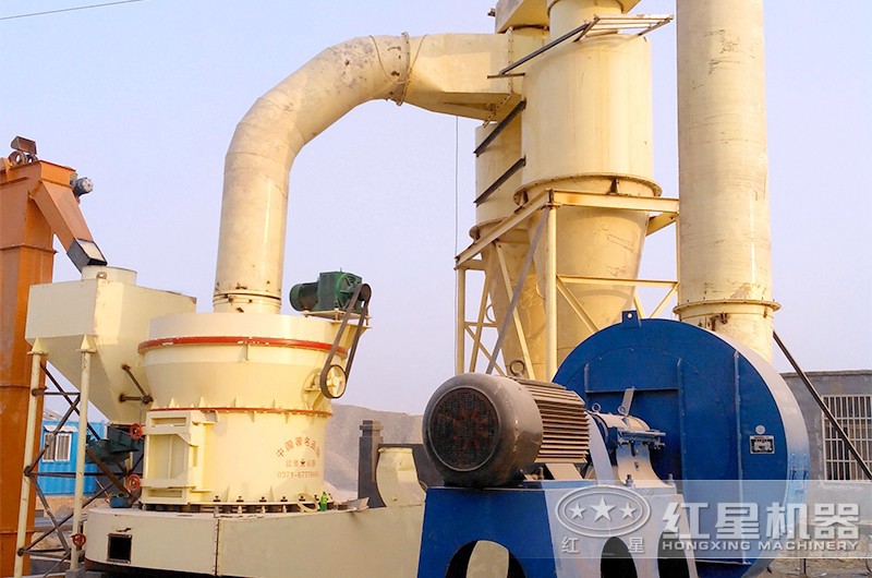 HGM超細(xì)磨粉機作業(yè)現(xiàn)場